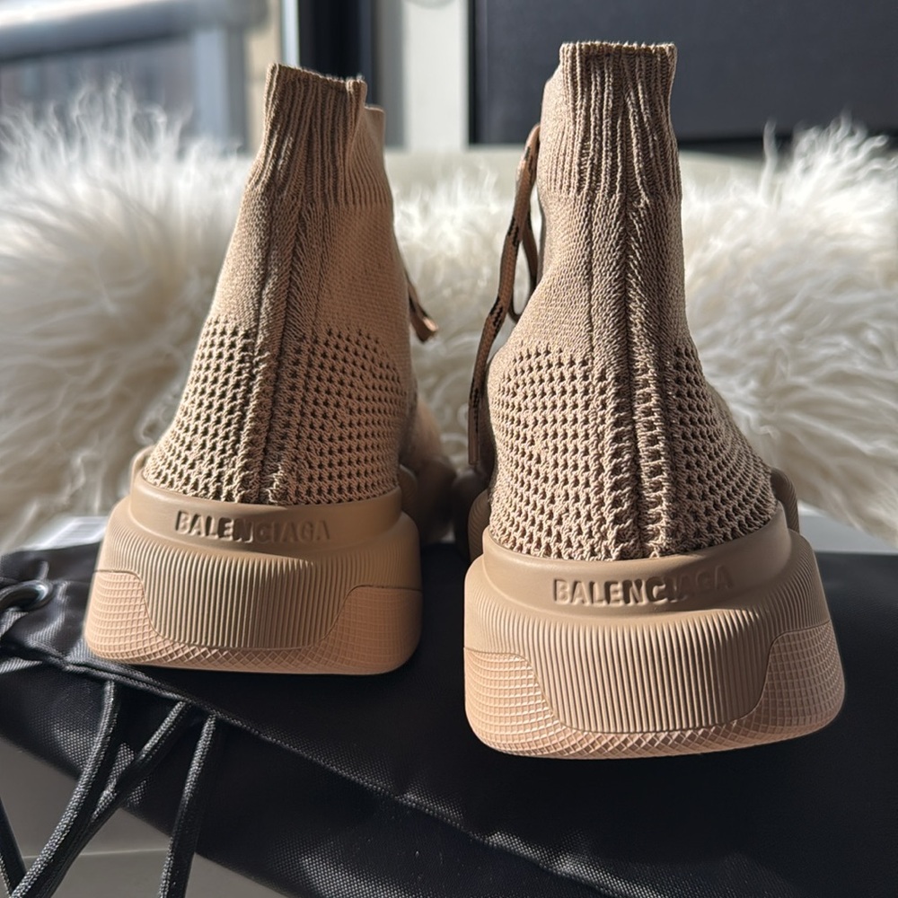 ❌SOLD❌Authentic Beige Balenciaga 2.0 Speed Sneakers - Size 36 NEW - Picture 3 of 8